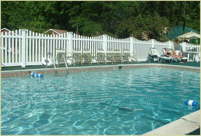 Seven Dwarfs Motel & Cabins Lake George Bagian luar foto