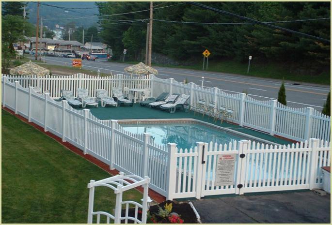Seven Dwarfs Motel & Cabins Lake George Bagian luar foto