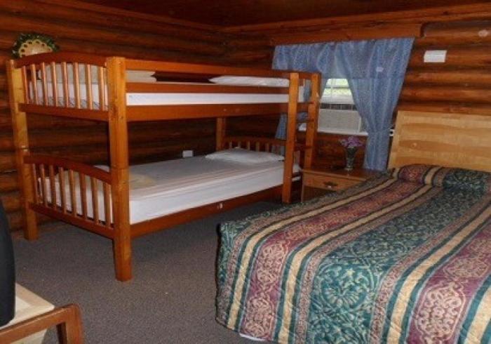 Seven Dwarfs Motel & Cabins Lake George Bagian luar foto